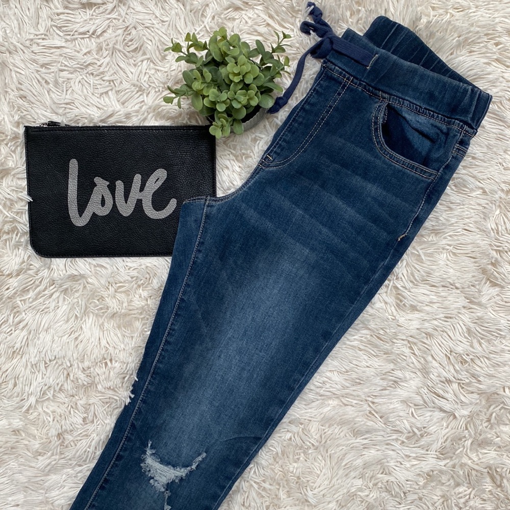 YMI Distressed Jogger Jeans 💗 Dark Wash